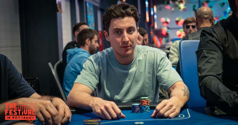 Felipe Ignacio Luechinger Gil playing the Main Event Day 1A at The Festival Weekend Rozvadov