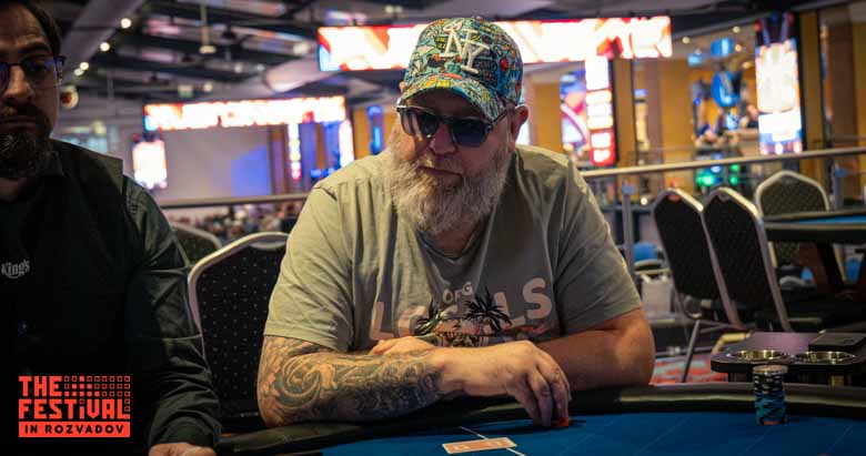 Maxime Garavini playing the Main Event Day 1C at The Festival Weekend Rozvadov