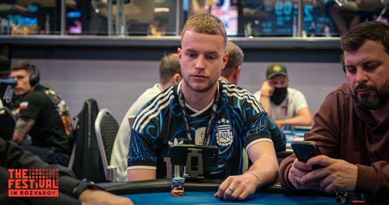 Henning Bundschuh playing the Main Event Day 1D at The Festival Weekend Rozvadov