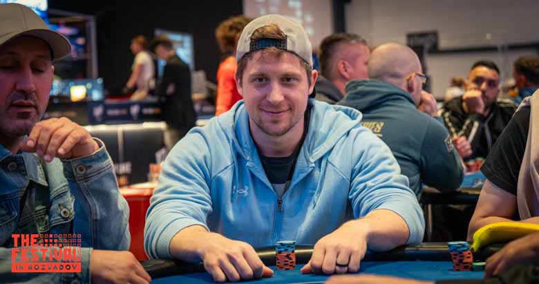 Aron Sandor Reisz playing the Main Event Day 1F at The Festival Weekend Rozvadov