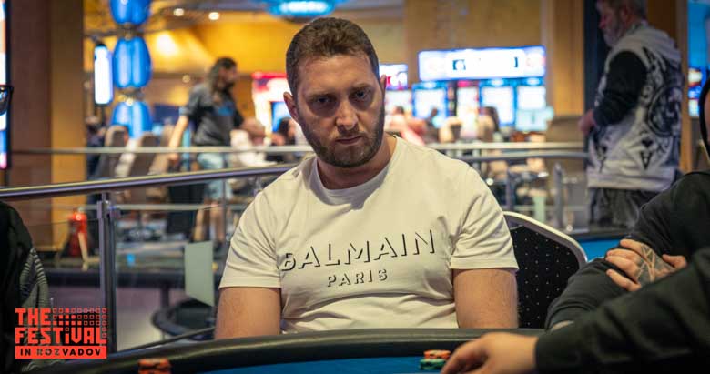 Hayk Manasyan playing the Main Event Day 1F at The Festival Weekend Rozvadov