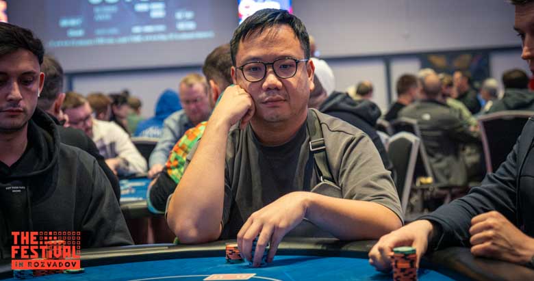 Hoang Hiep Phan playing the Main Event Day 1F at The Festival Weekend Rozvadov
