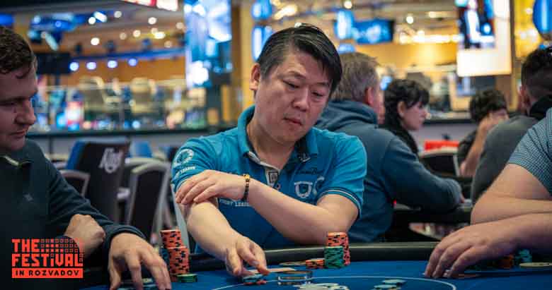Dong He playing the Main Event Day 2 at The Festival Weekend Rozvadov