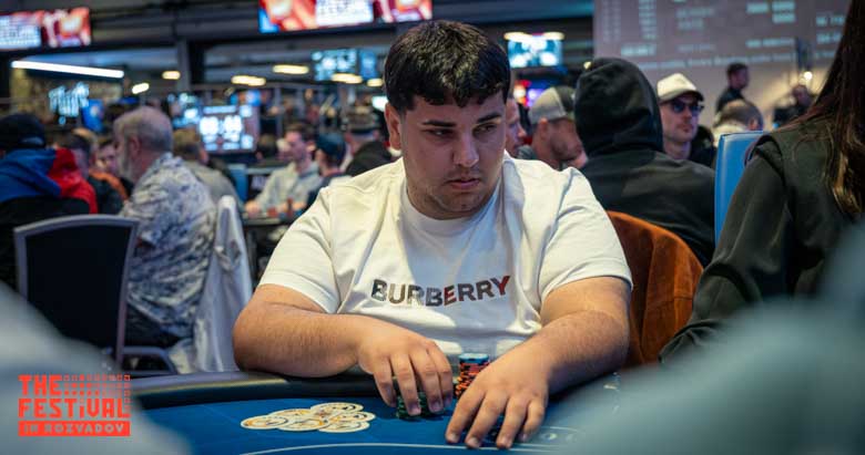 Pasquale Iallonardi playing the Main Event Day 2 at The Festival Weekend Rozvadov