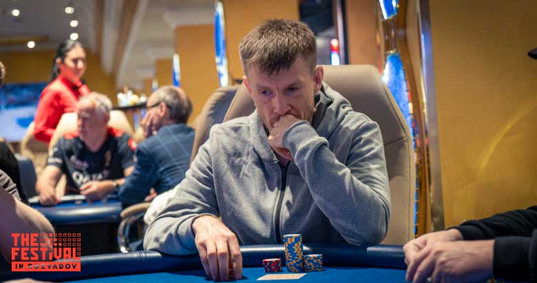 Raimonds Svans playing the Mixed Games Main Event Torses Final Day at The Festival Rozvadov