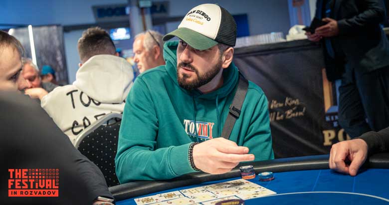 Pineapple Genrik Alekian playing the Ofc at The Festival Rozvadov