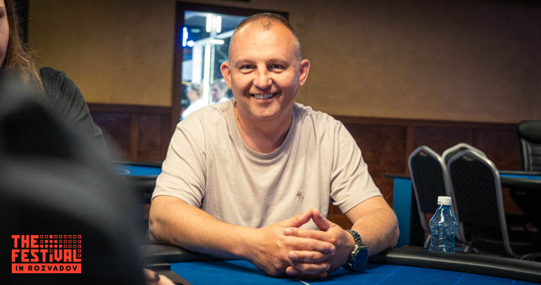 Norbert Lukasz Nawrot playing the Ofc Pineapple at The Festival Rozvadov