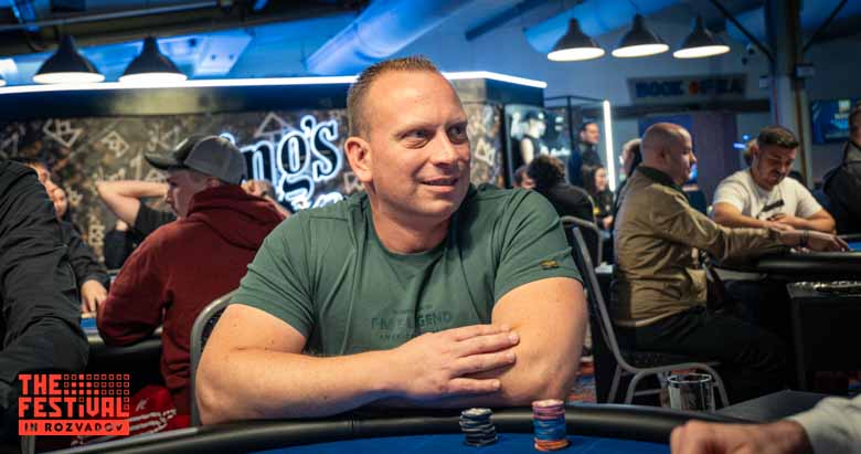 Stephan Richard Kraemer playing the Ofc Pineapple at The Festival Rozvadov